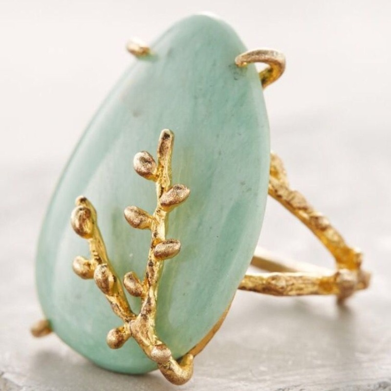 Women's Elegant Fairy Engagement Ring with Irregular Light Green Gemstone